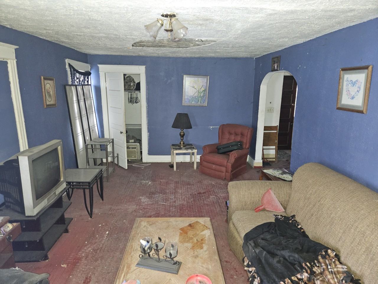 219 Eastern Ave - Photo 5 of 15