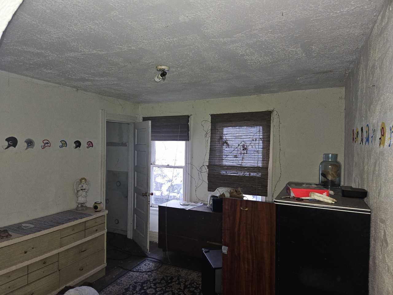 219 Eastern Ave - Photo 7 of 15