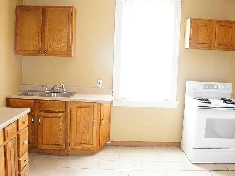 5006 Genevieve Ave - Photo 4 of 10