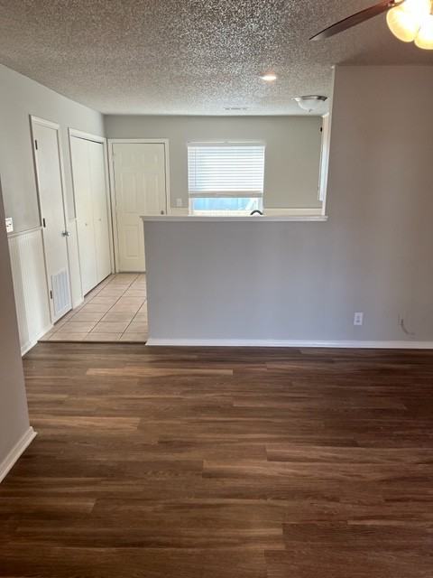 424 Se G St #D - Photo 3 of 14