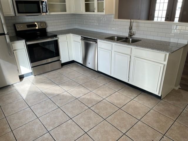 424 Se G St #D - Photo 5 of 14