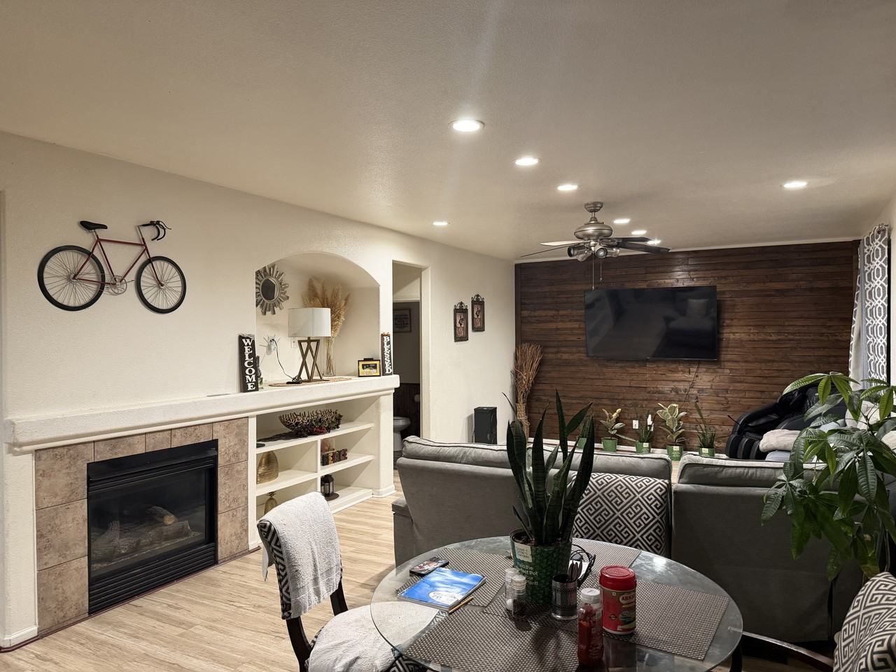 4544 Woodshire St - Photo 4 of 11