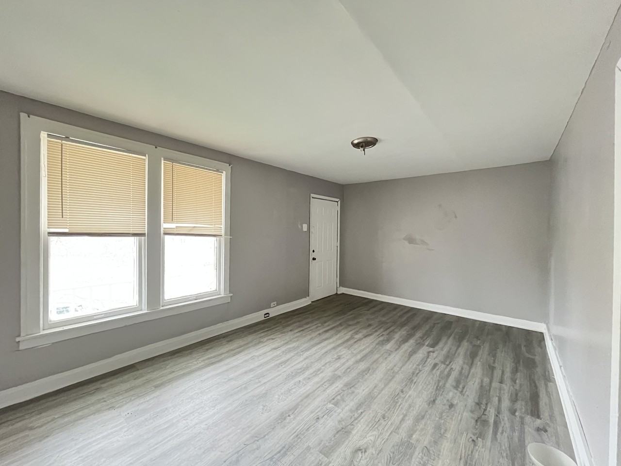 5617 Janet Ave - Photo 4 of 20