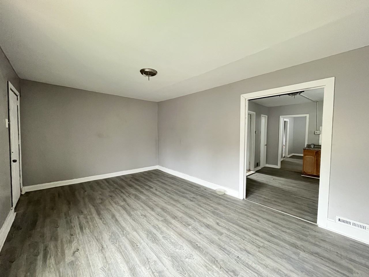 5617 Janet Ave - Photo 5 of 20