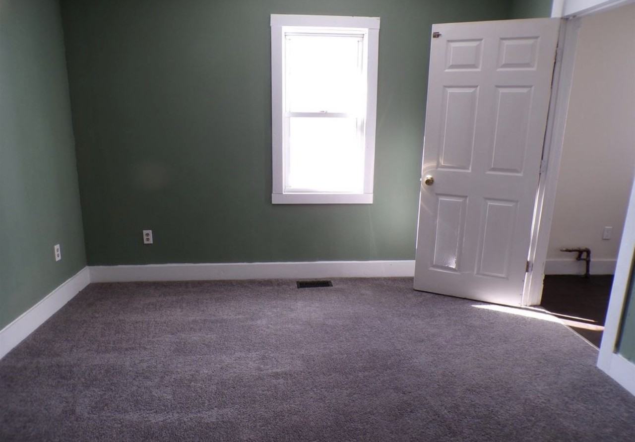 327 W Thornton St - Photo 6 of 7