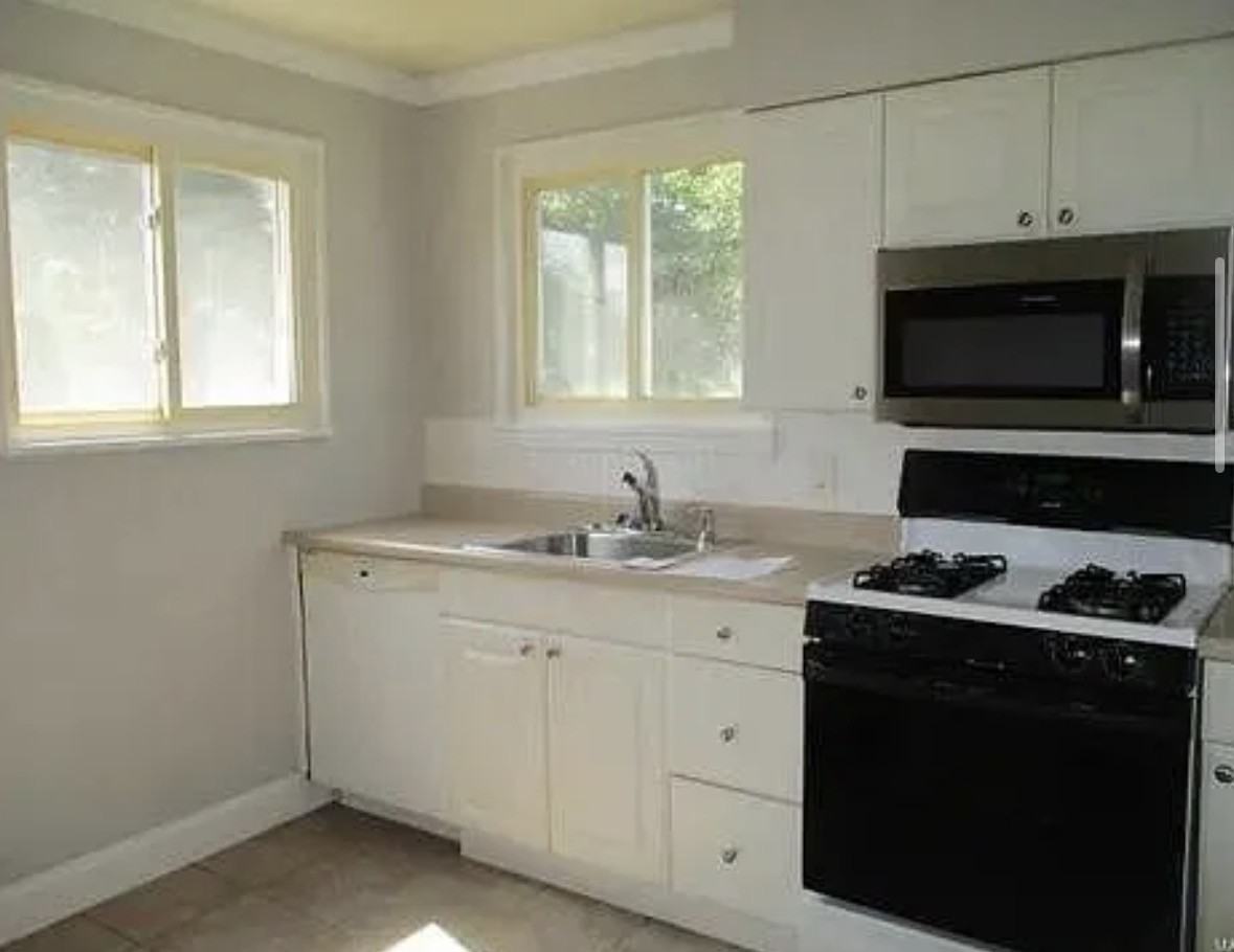 7737 Clevedon St - Photo 5 of 16