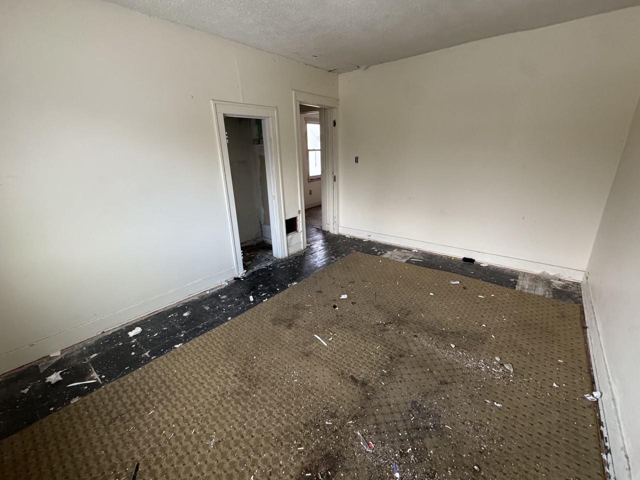 5236 Lemay St - Photo 3 of 18