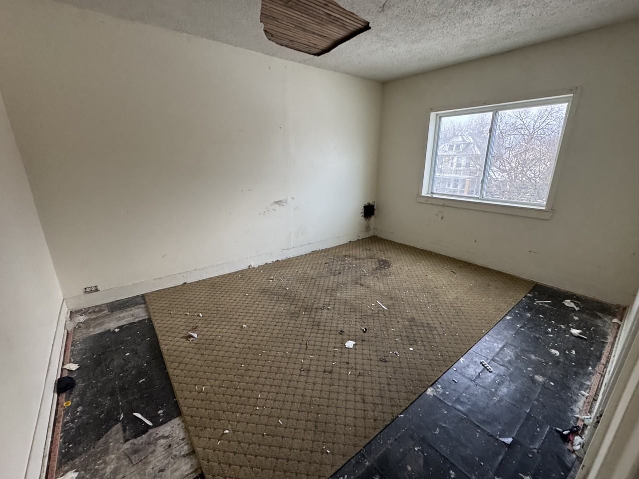 5236 Lemay St - Photo 4 of 18