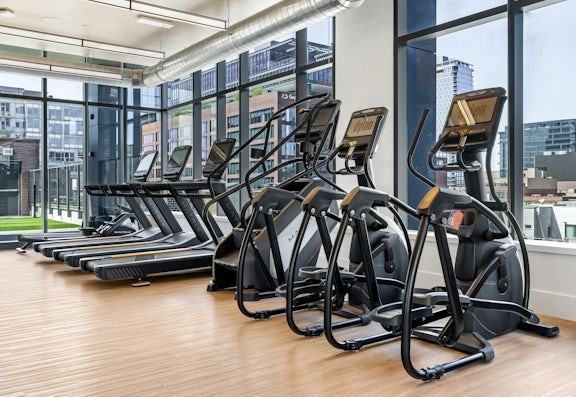 201 N May St - Photo 7 of 12