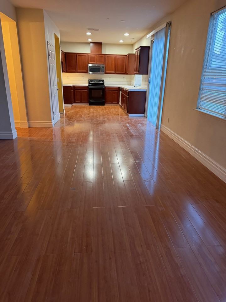 1220 King Loop - Photo 2 of 11