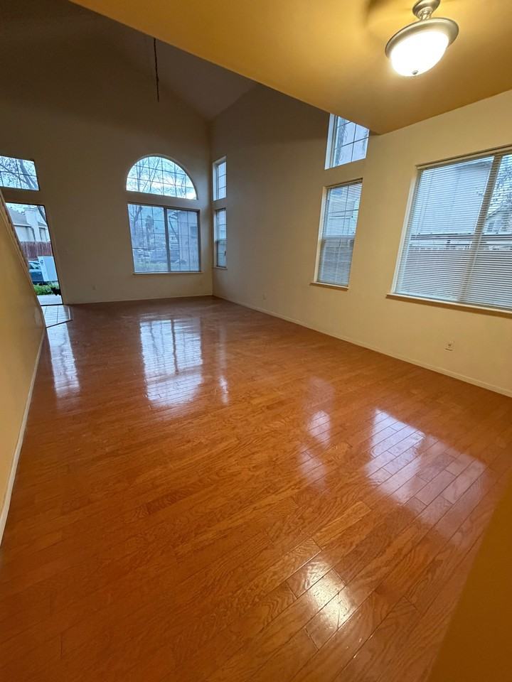 1220 King Loop - Photo 6 of 11