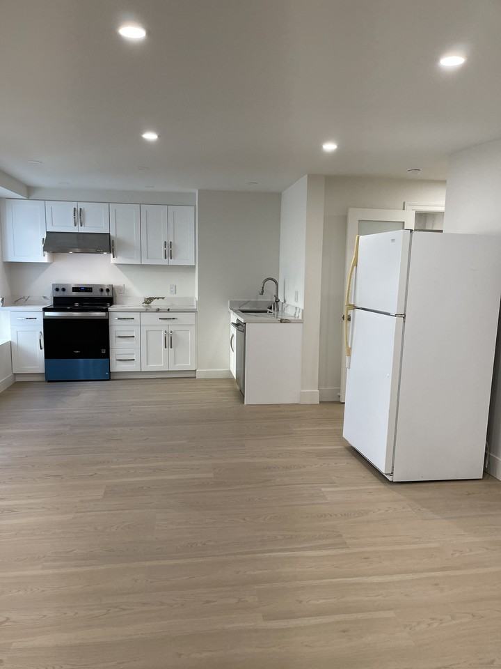 633 Rocca Ave #A - Photo 5 of 9