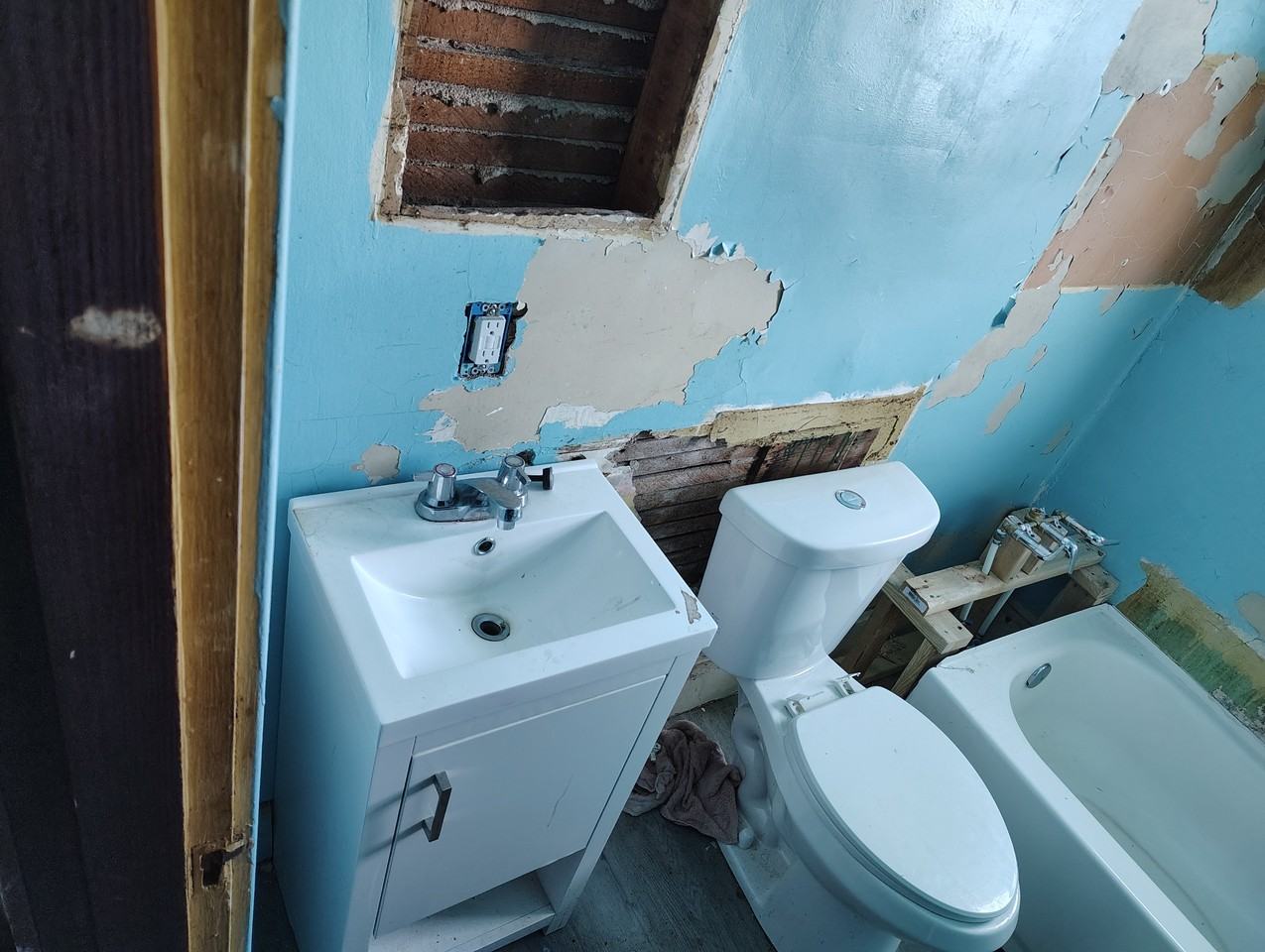 140 Illinois St - Photo 6 of 17