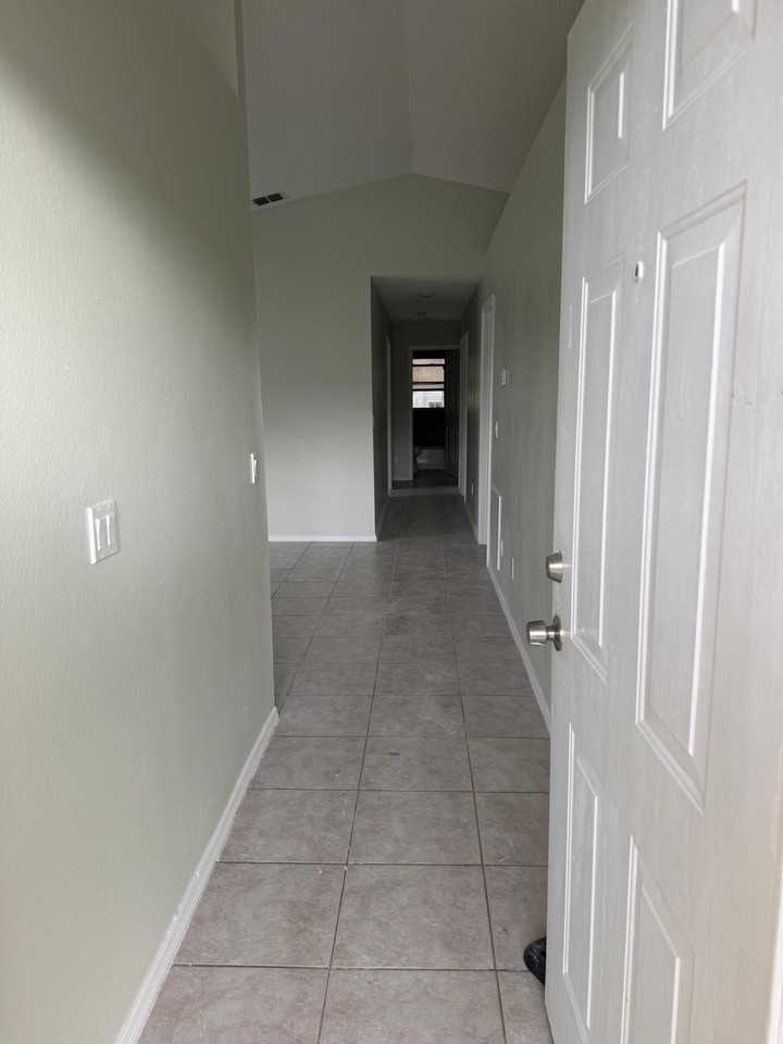 13875 Glasser Ave - Photo 2 of 20