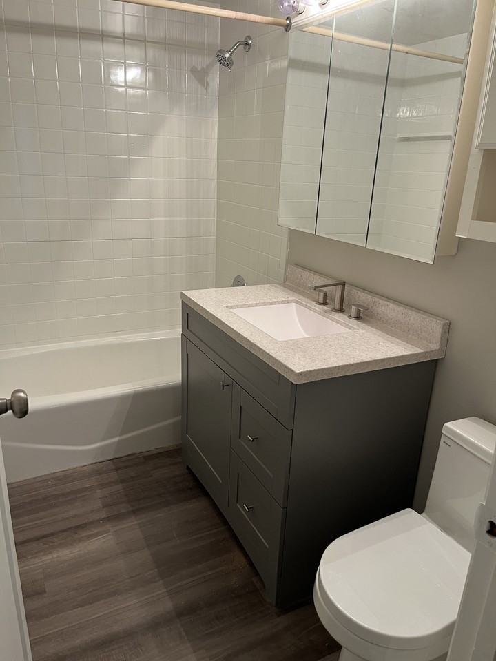 15 E Maple St #AD - Photo 6 of 8