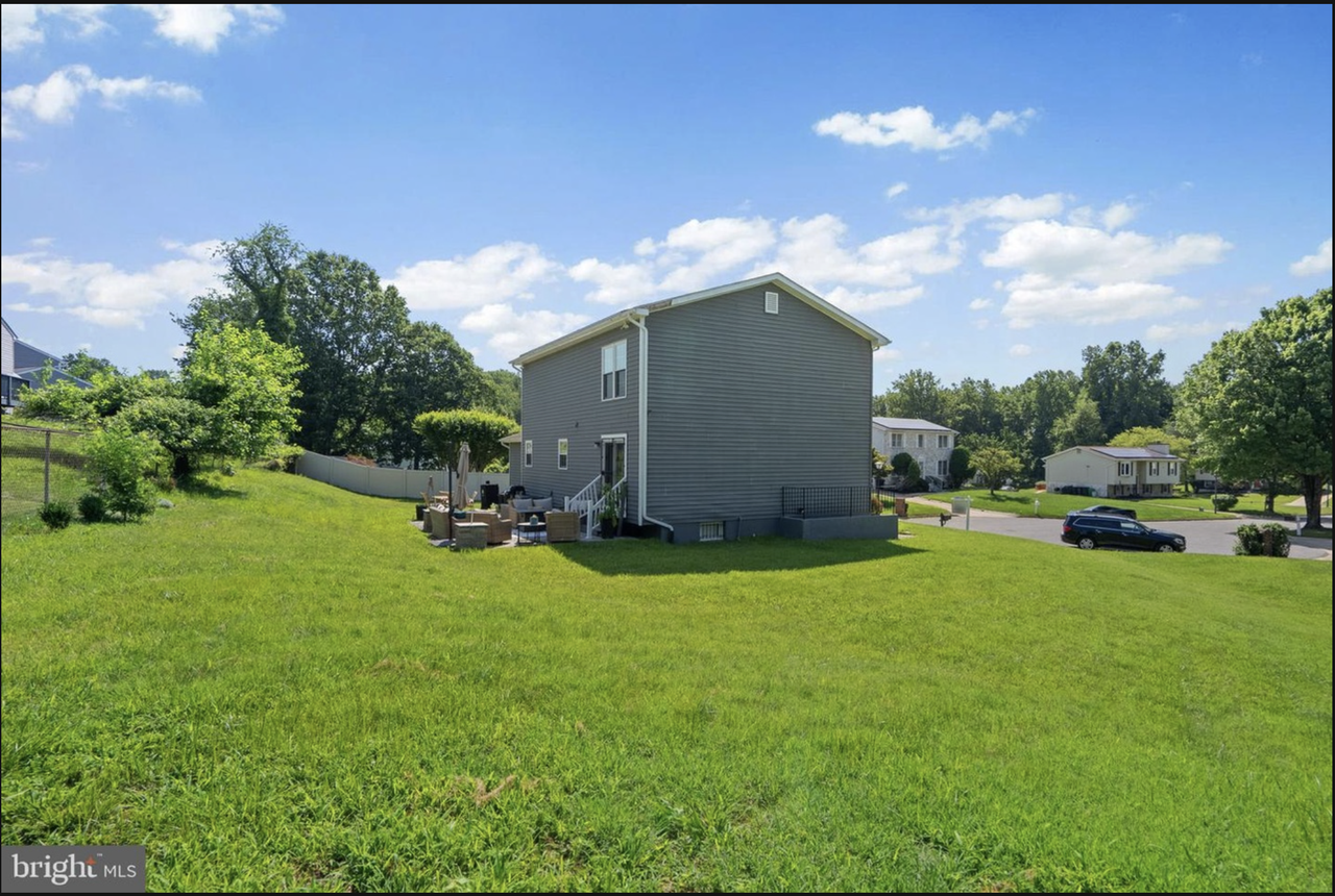 206 Royal Oak Cir - Photo 2 of 15