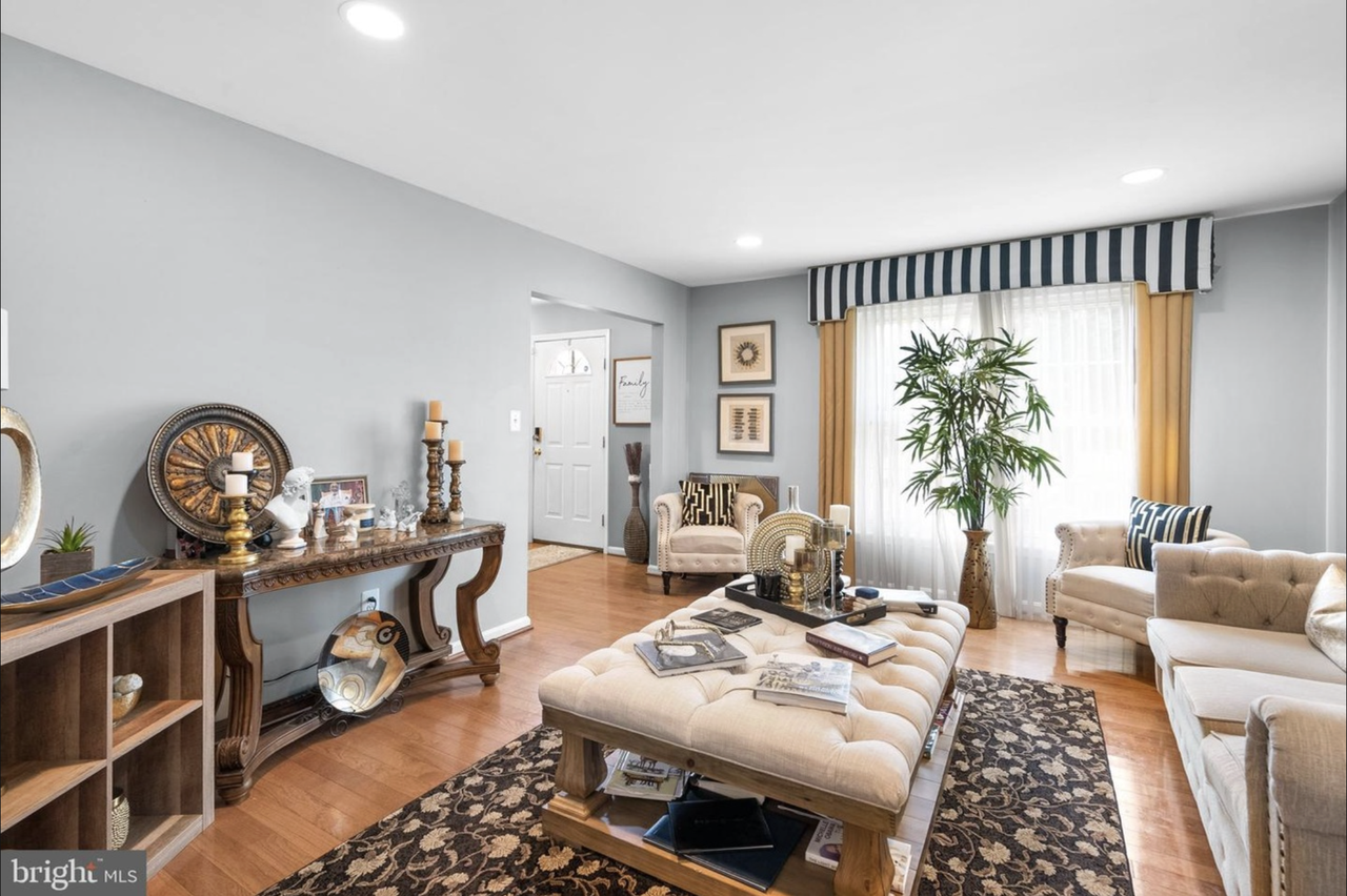 206 Royal Oak Cir - Photo 5 of 15