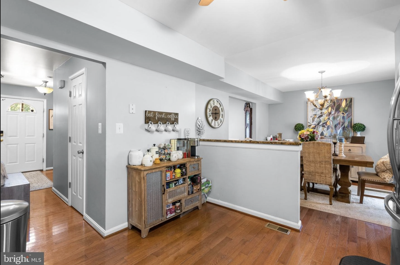 206 Royal Oak Cir - Photo 7 of 15