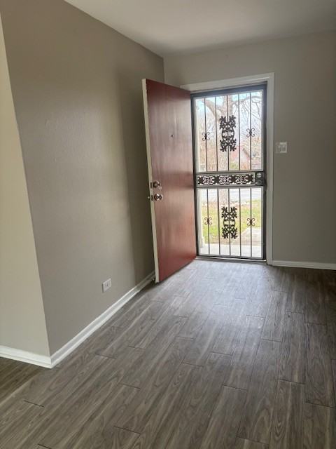 3810 Warpath St - Photo 3 of 15