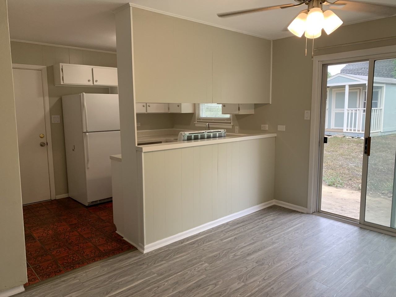 3810 Warpath St - Photo 5 of 15