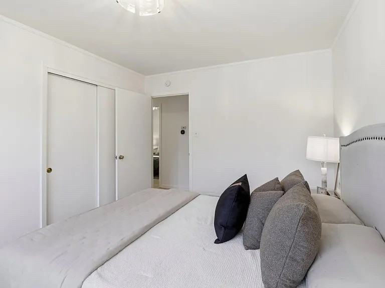 574 Wellington Dr - Photo 7 of 24