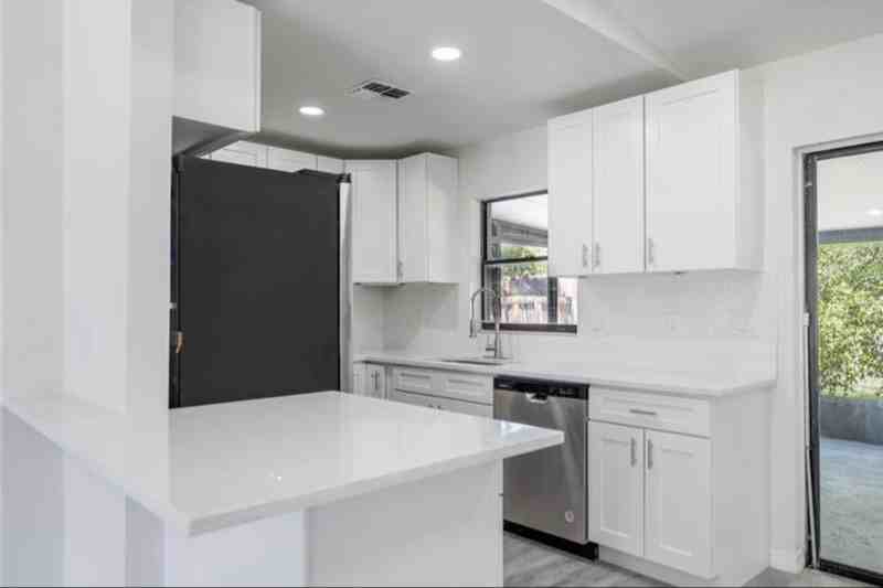 3711 Shady Grove Cir - Photo 4 of 14