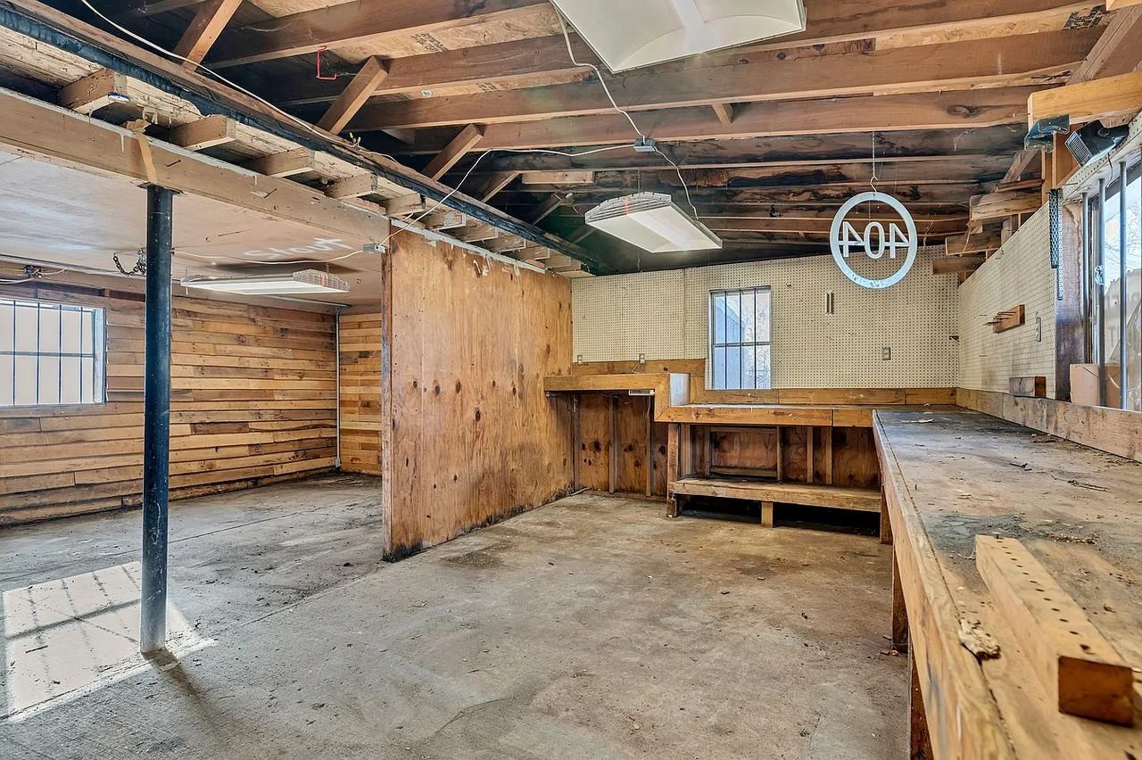 404 Gibson St - Photo 2 of 15