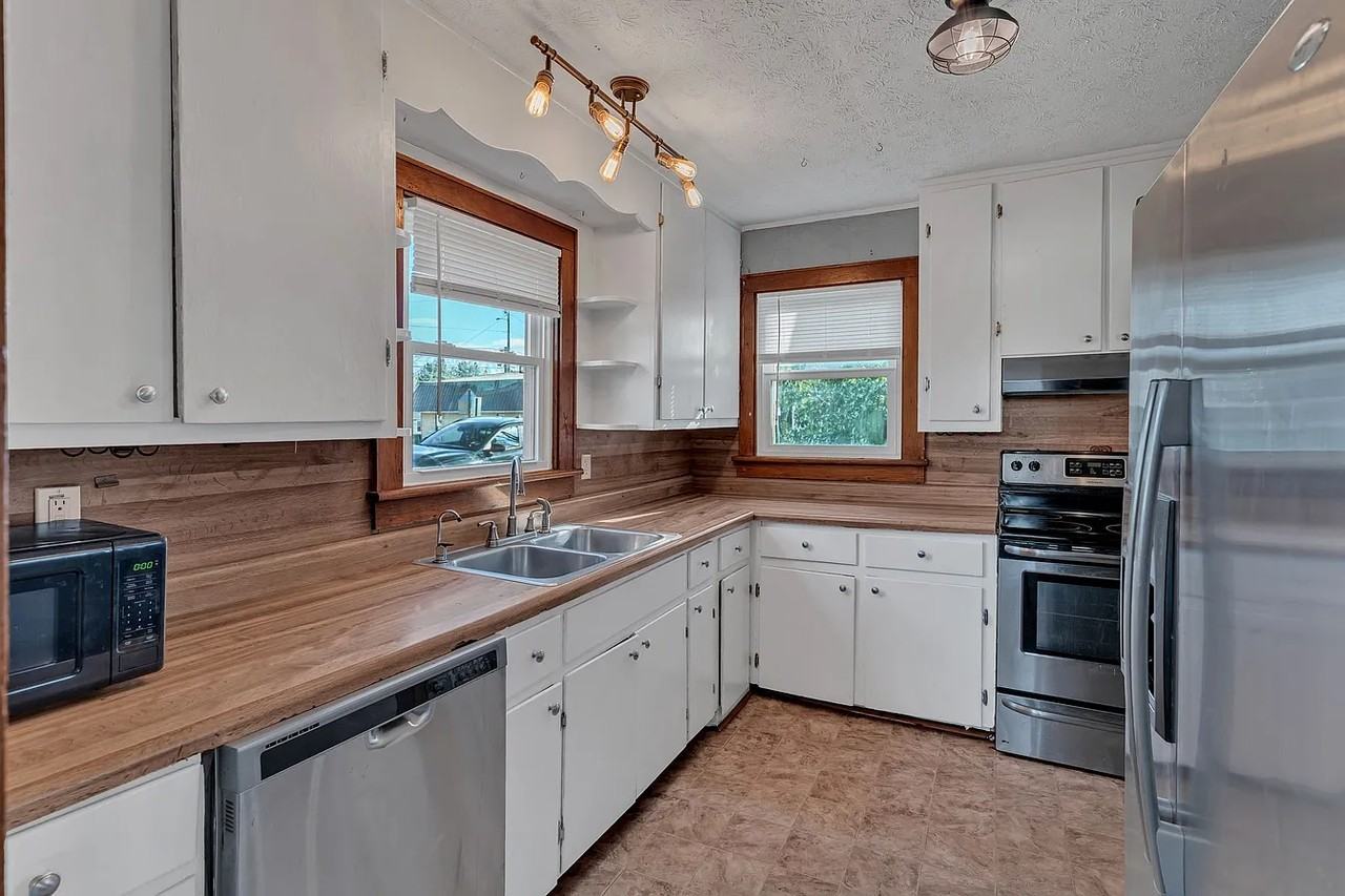 404 Gibson St - Photo 5 of 15