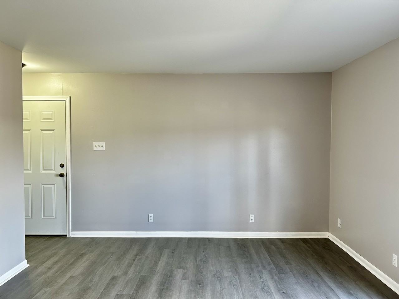 305 Green Briar St #24 - Photo 6 of 17