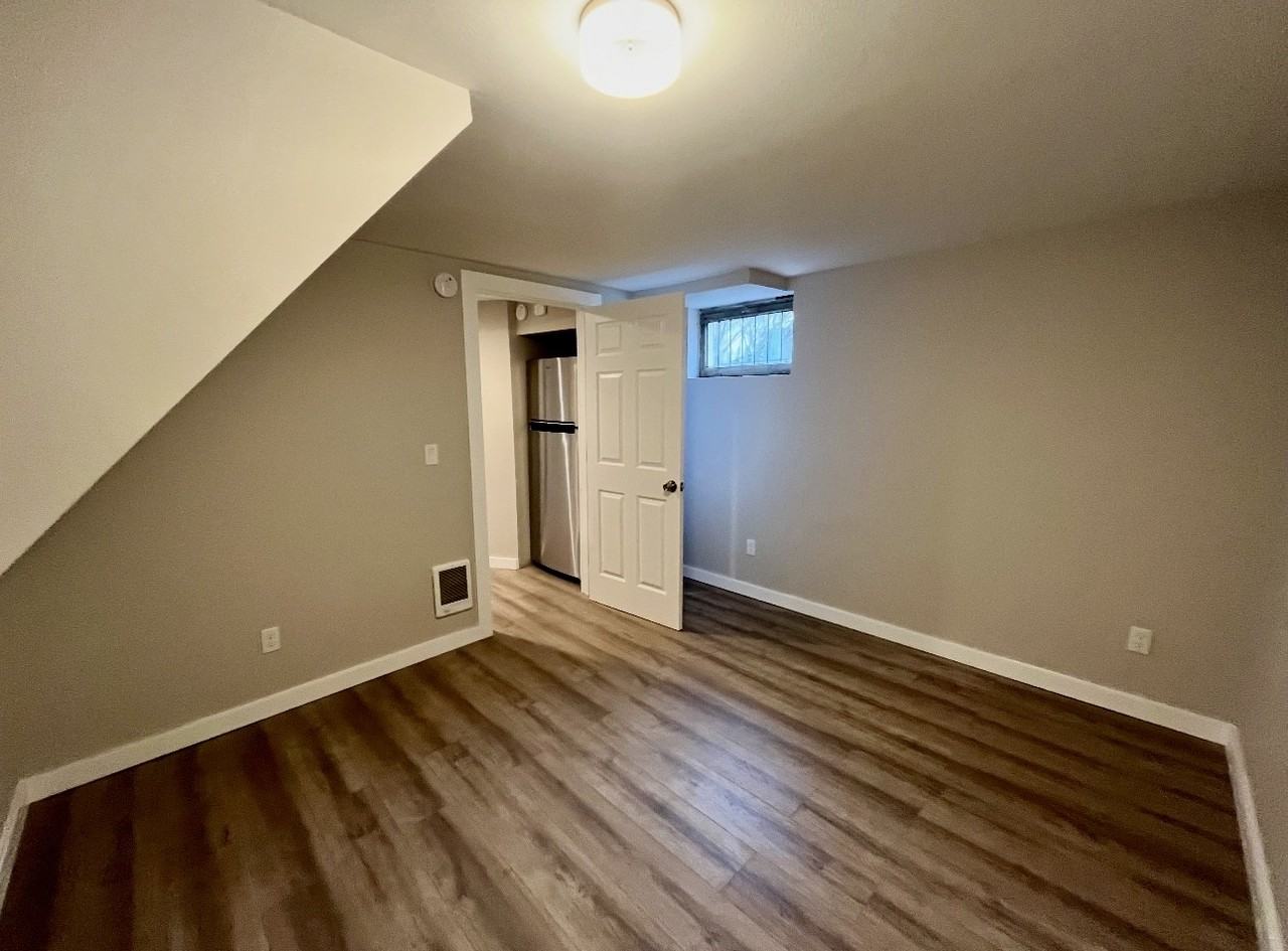 551 Ne 65th St - Photo 5 of 10