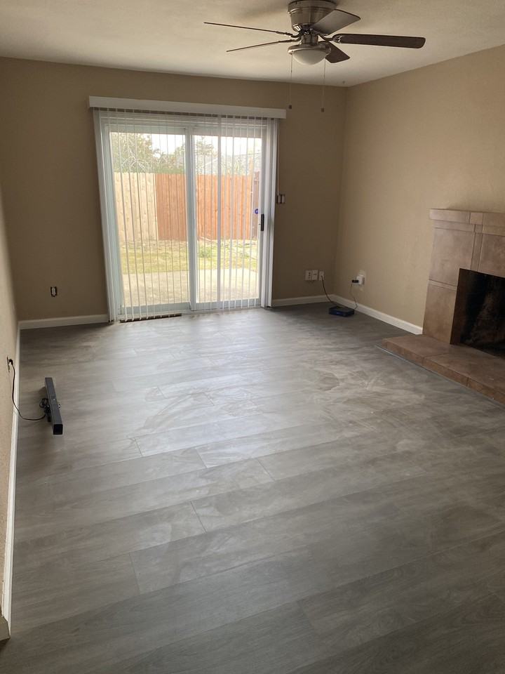 5811 Hillsdale Blvd - Photo 2 of 14