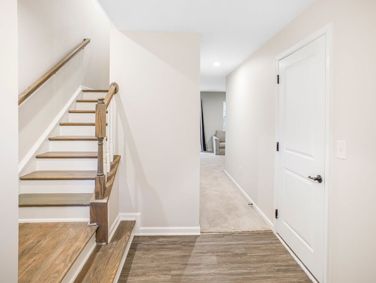 411 Cross Country Way - Photo 3 of 18