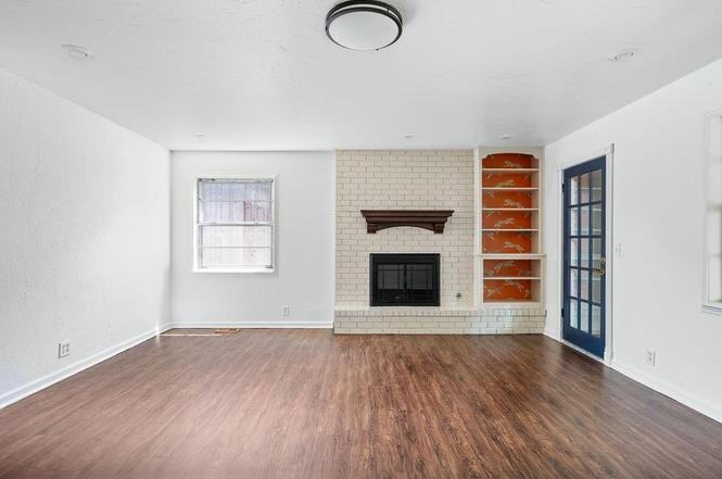 8320 Nw 19th St - Photo 2 of 15