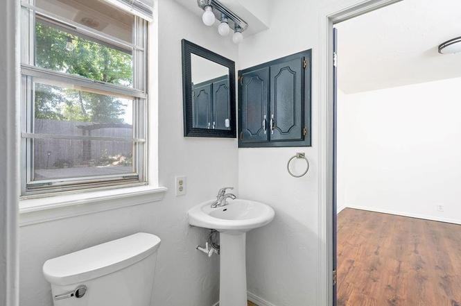 8320 Nw 19th St - Photo 6 of 15