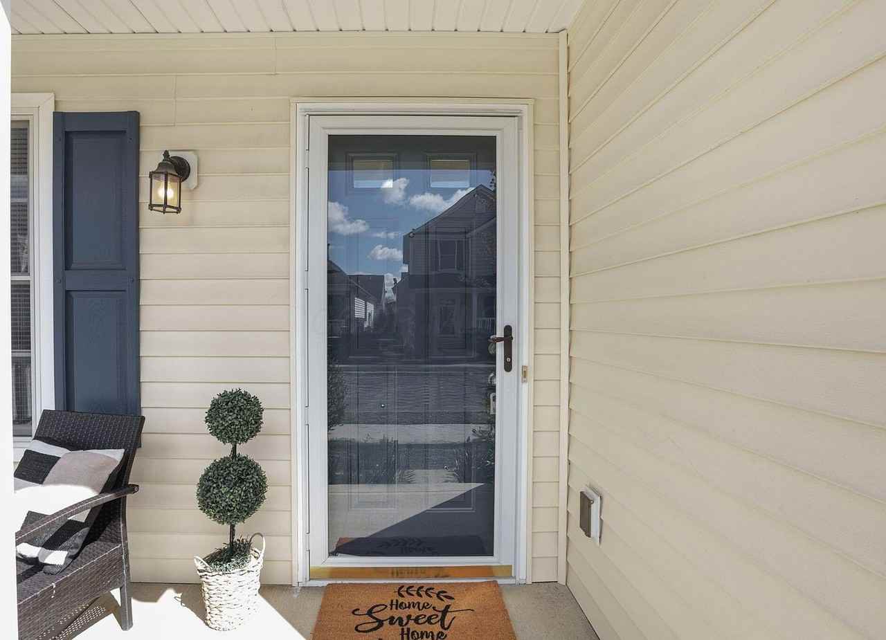 8684 Pennycress Ln - Photo 4 of 27