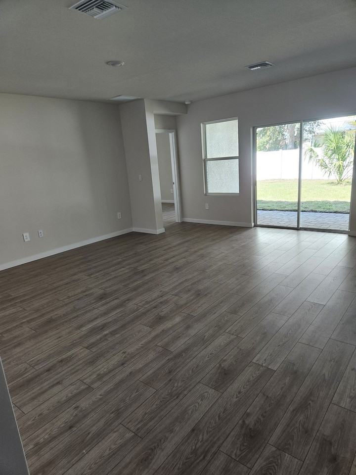 707 Nw 7th Ave - Photo 3 of 20