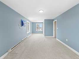 featured image of 8 Colby St #3
