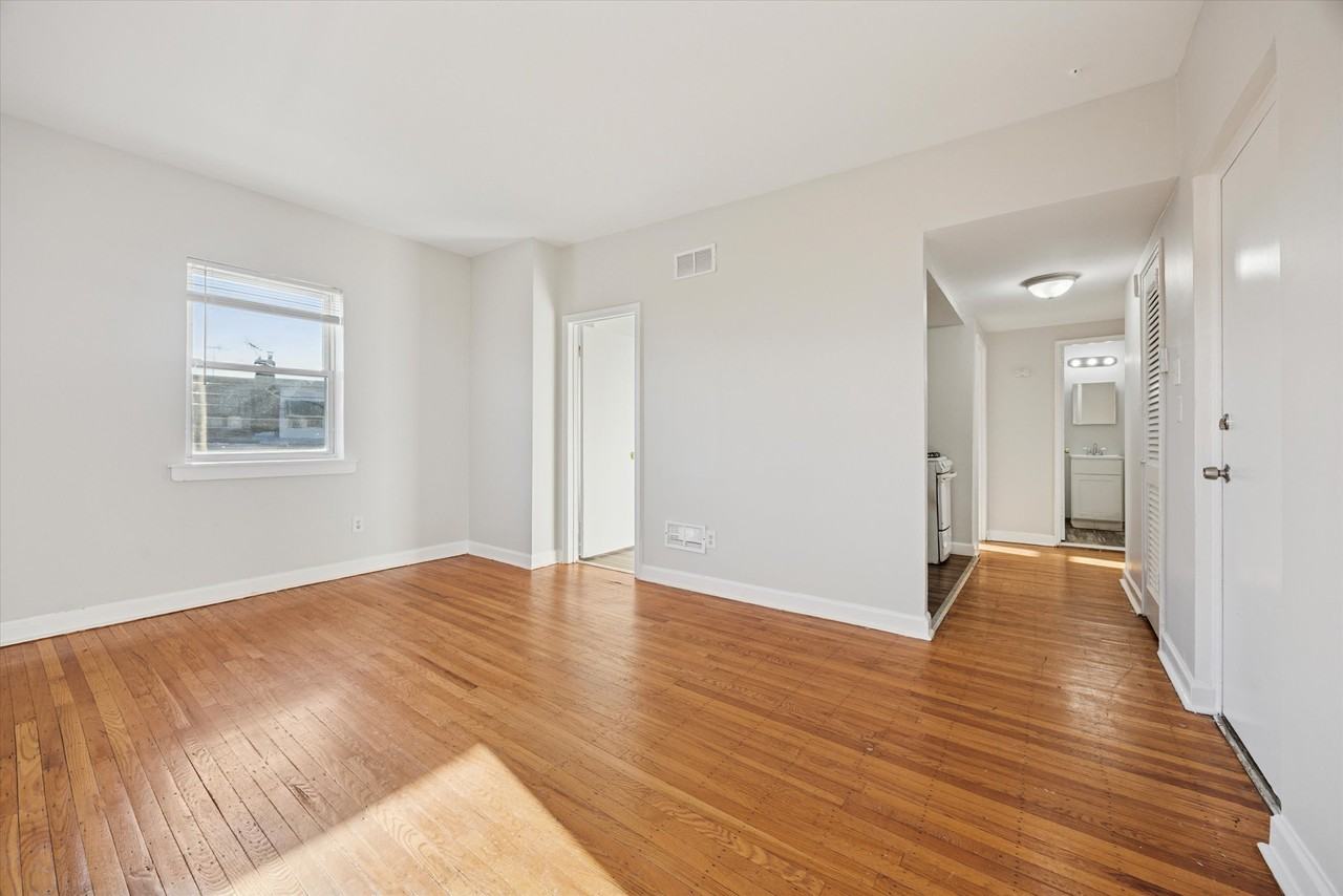 5822 N Mascher St #B - Photo 2 of 15