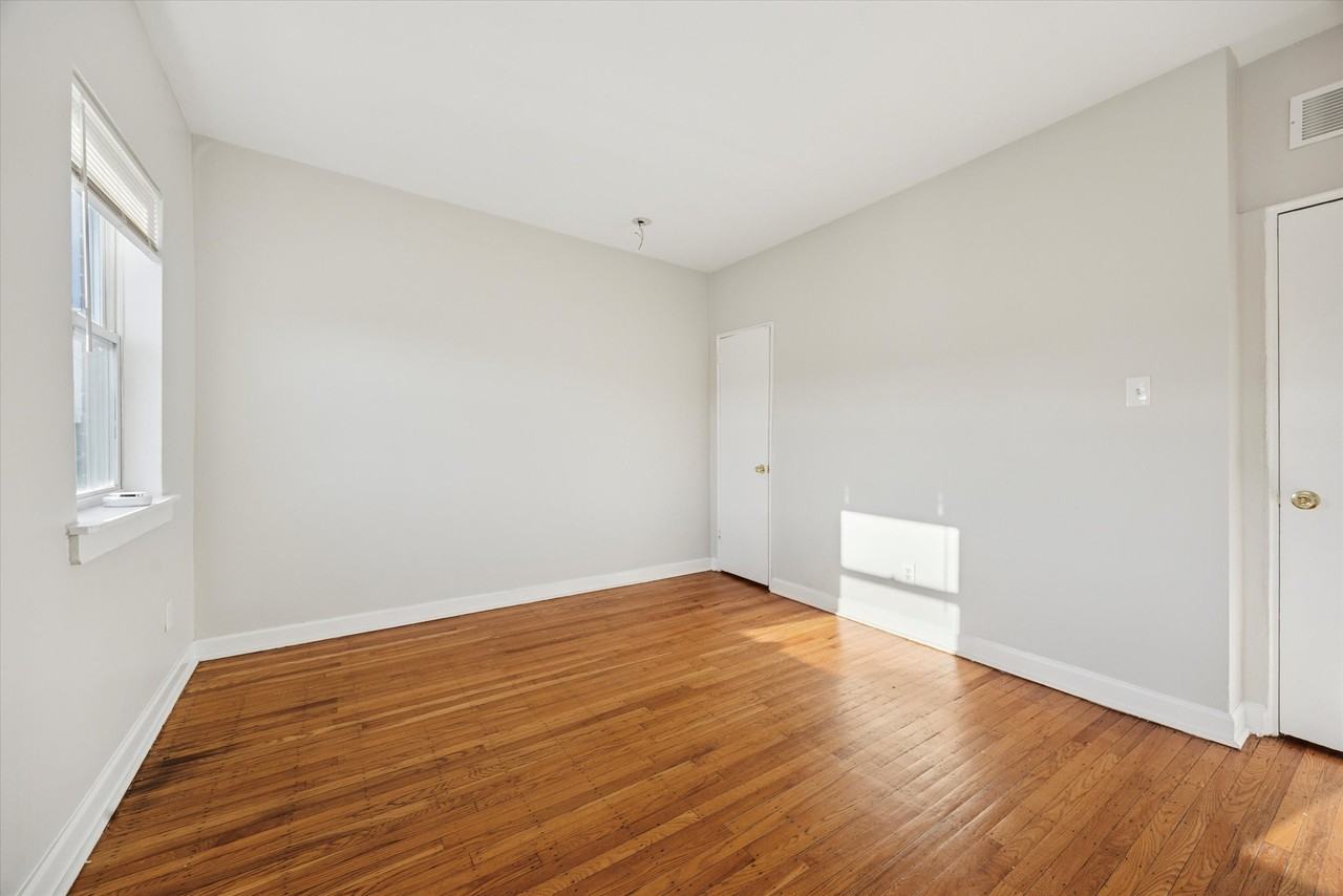 5822 N Mascher St #B - Photo 7 of 15