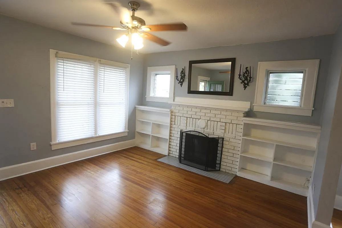 2334 Dartmouth Ave N - Photo 3 of 16