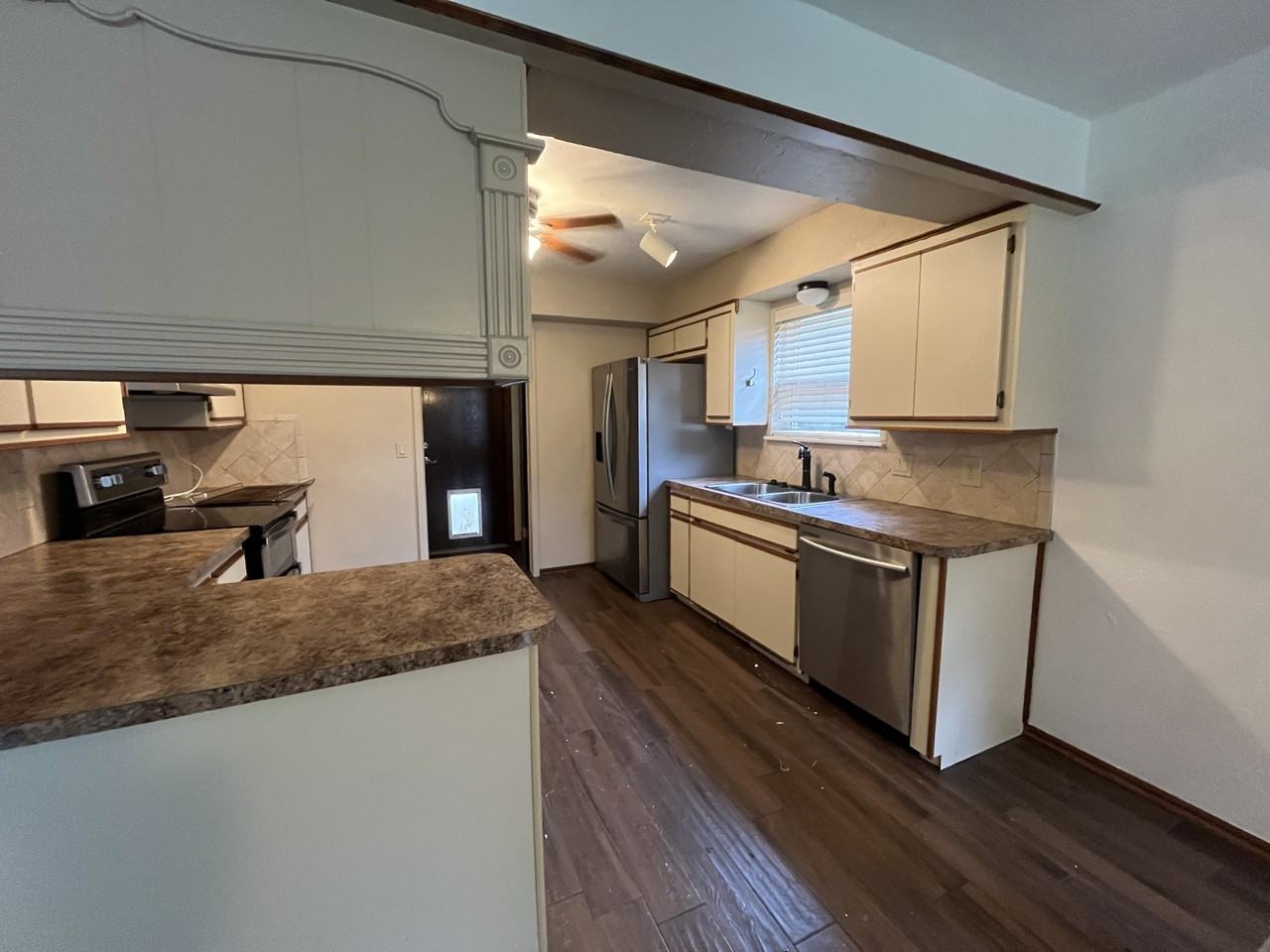 1501 Sw 86th St - Photo 2 of 10