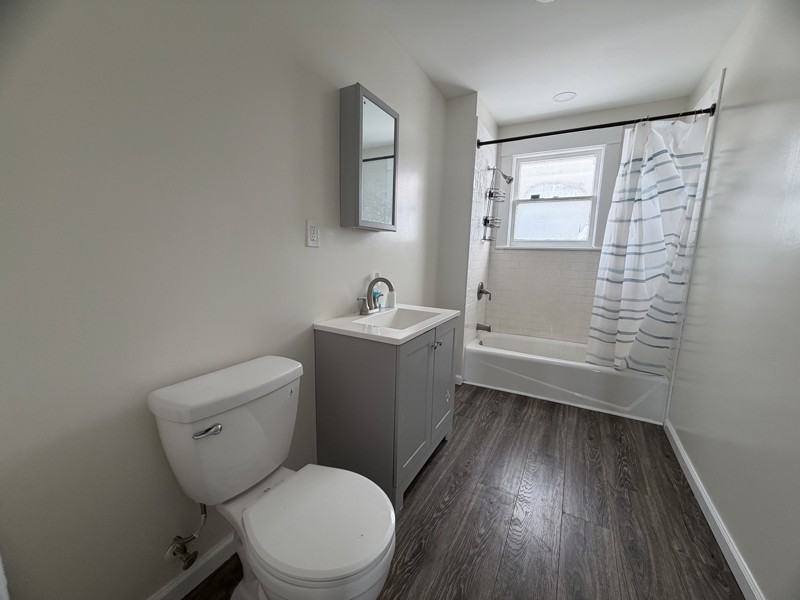 608 Emily St - Photo 3 of 8