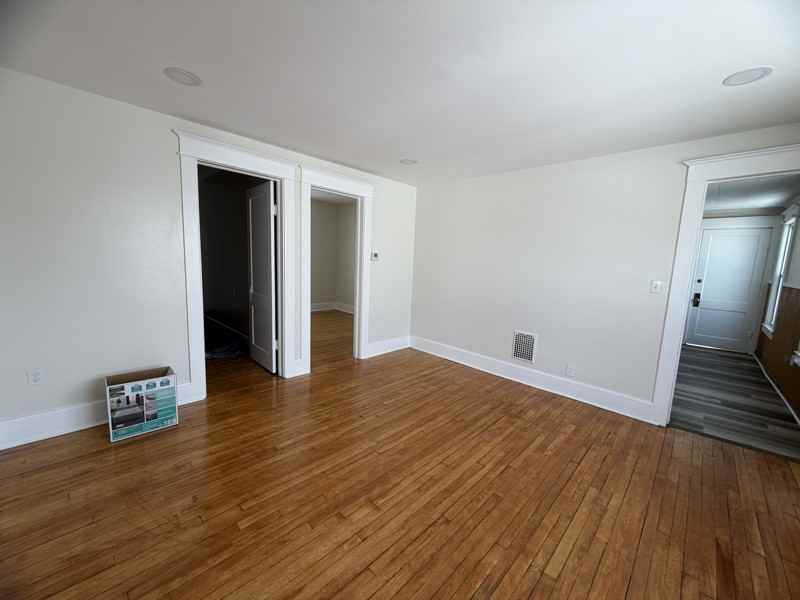 608 Emily St - Photo 6 of 8