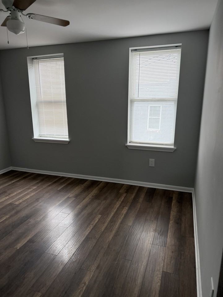 3325 E Monument St - Photo 6 of 13