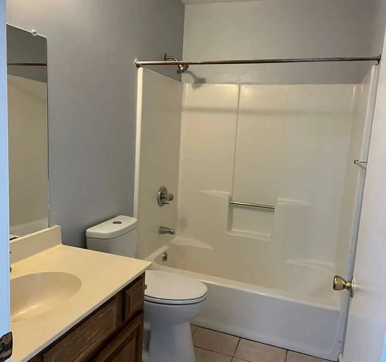 1231 Shalom Dr - Photo 5 of 12