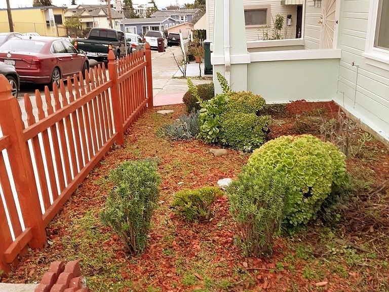 3137 Boston Ave - Photo 2 of 9