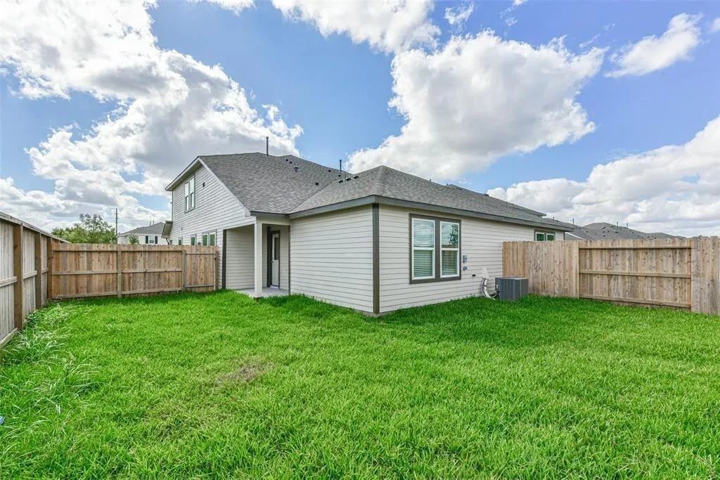 18831 Glenwood Chase Ct - Photo 2 of 6