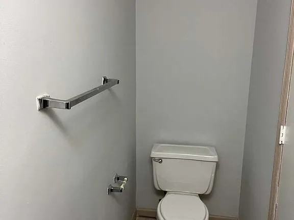 1661 Forest Dr #8 - Photo 6 of 11