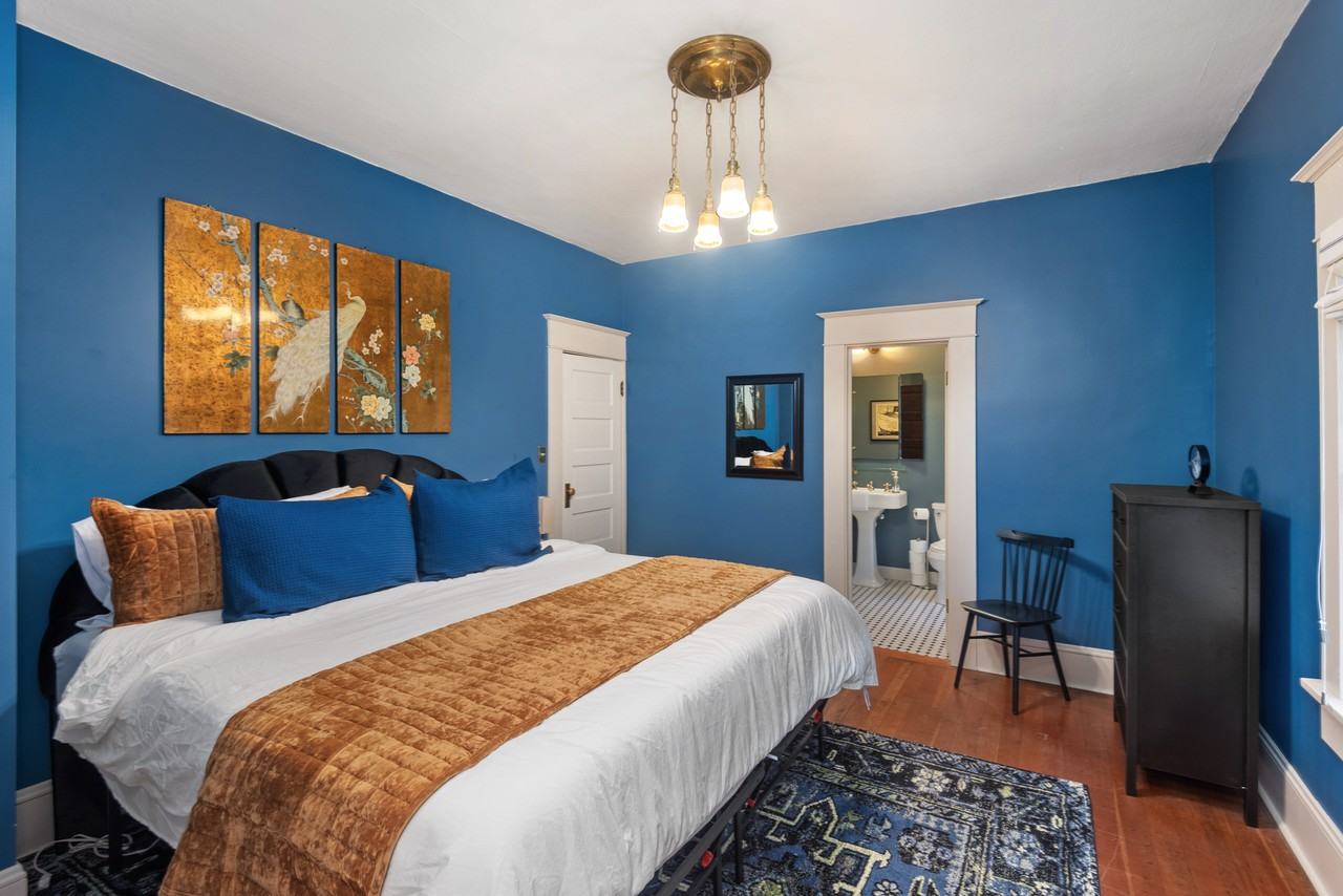 2314 Ne Flanders St #A - Photo 4 of 20