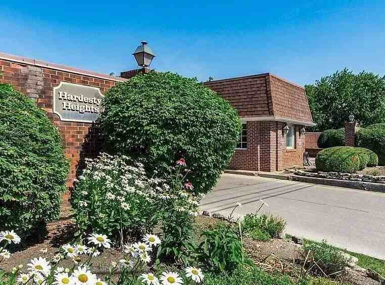 501 Clairbrook Ave - Photo 2 of 20